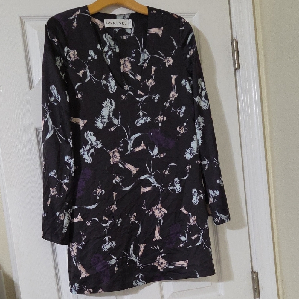 IVYREVEL Black Floral V-Neck Blouse